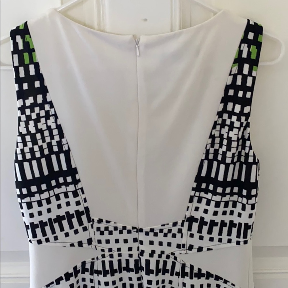 Sleeveless Dress - Picture 4 of 6